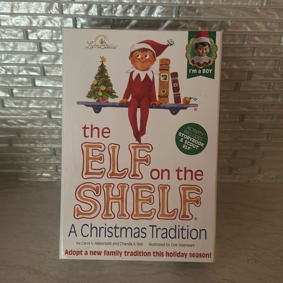 Elf on the shelf - Picture 1 of 3